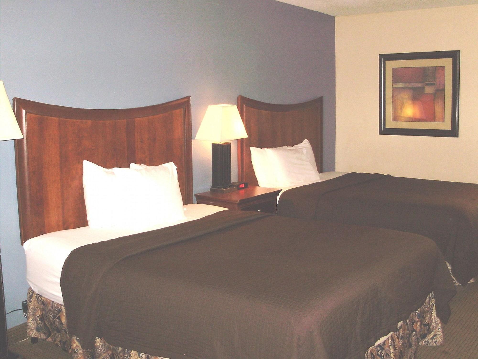 Trade Winds Central Inn Тълса Екстериор снимка