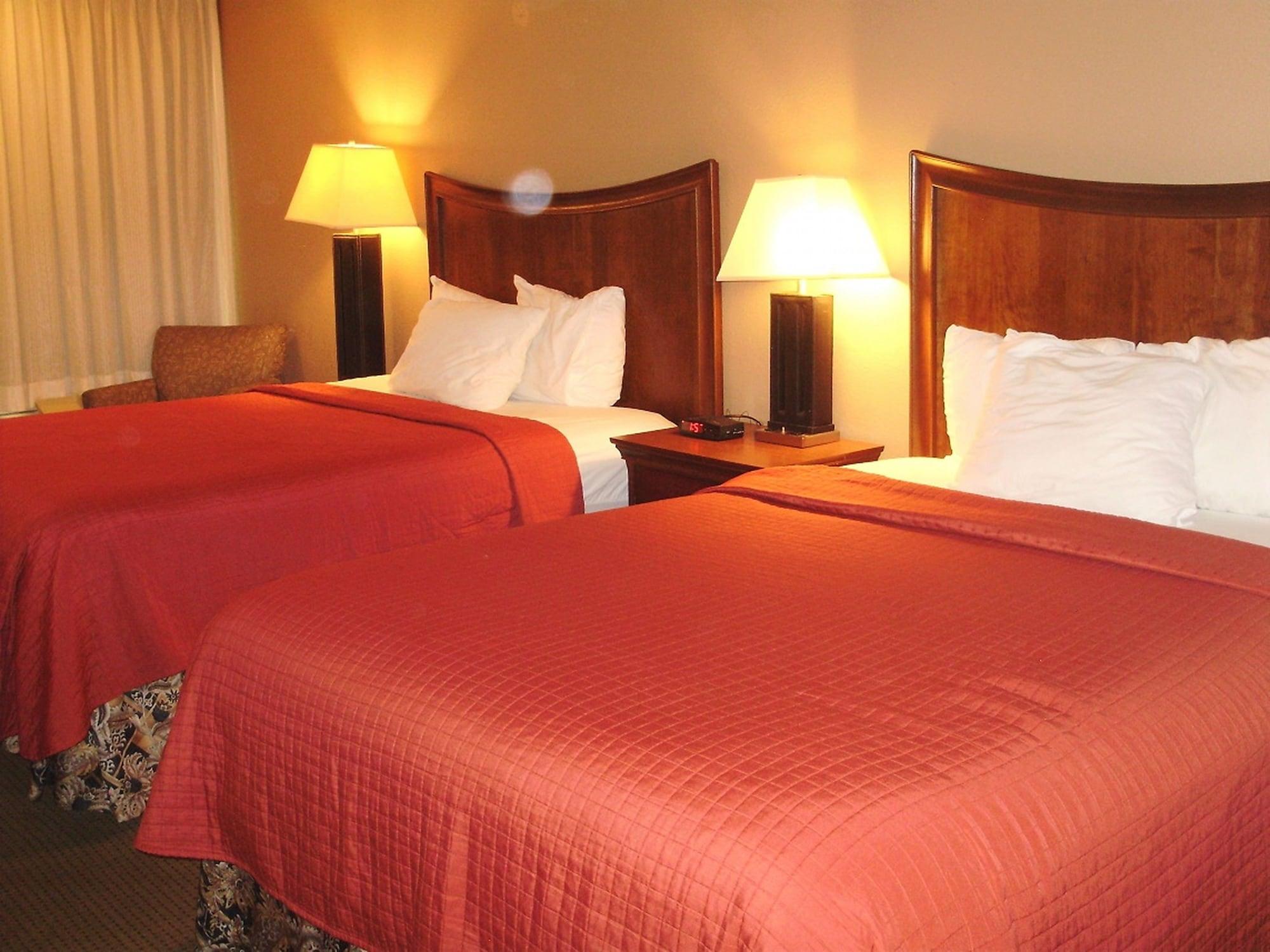Trade Winds Central Inn Тълса Екстериор снимка