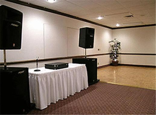 Trade Winds Central Inn Тълса Екстериор снимка